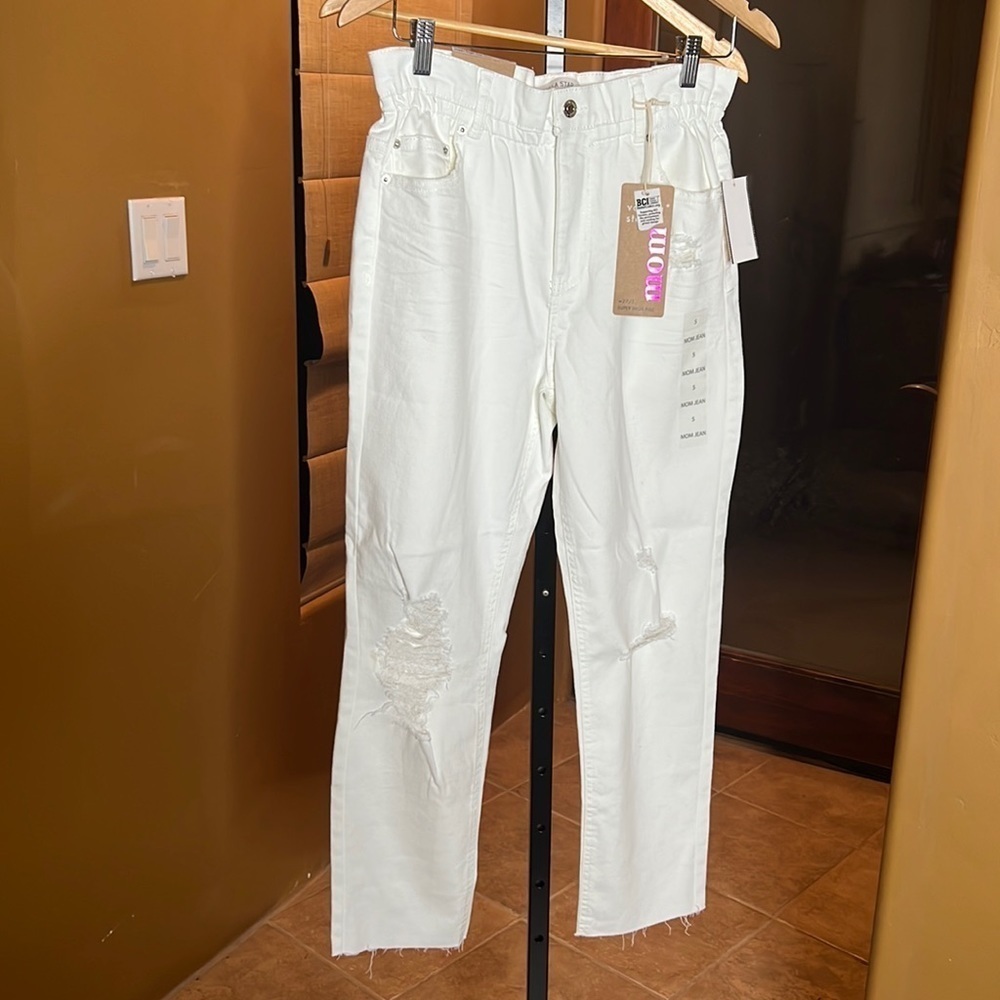 Vanilla Star White Super High Rise Tapered Leg Mom Jean Size 5